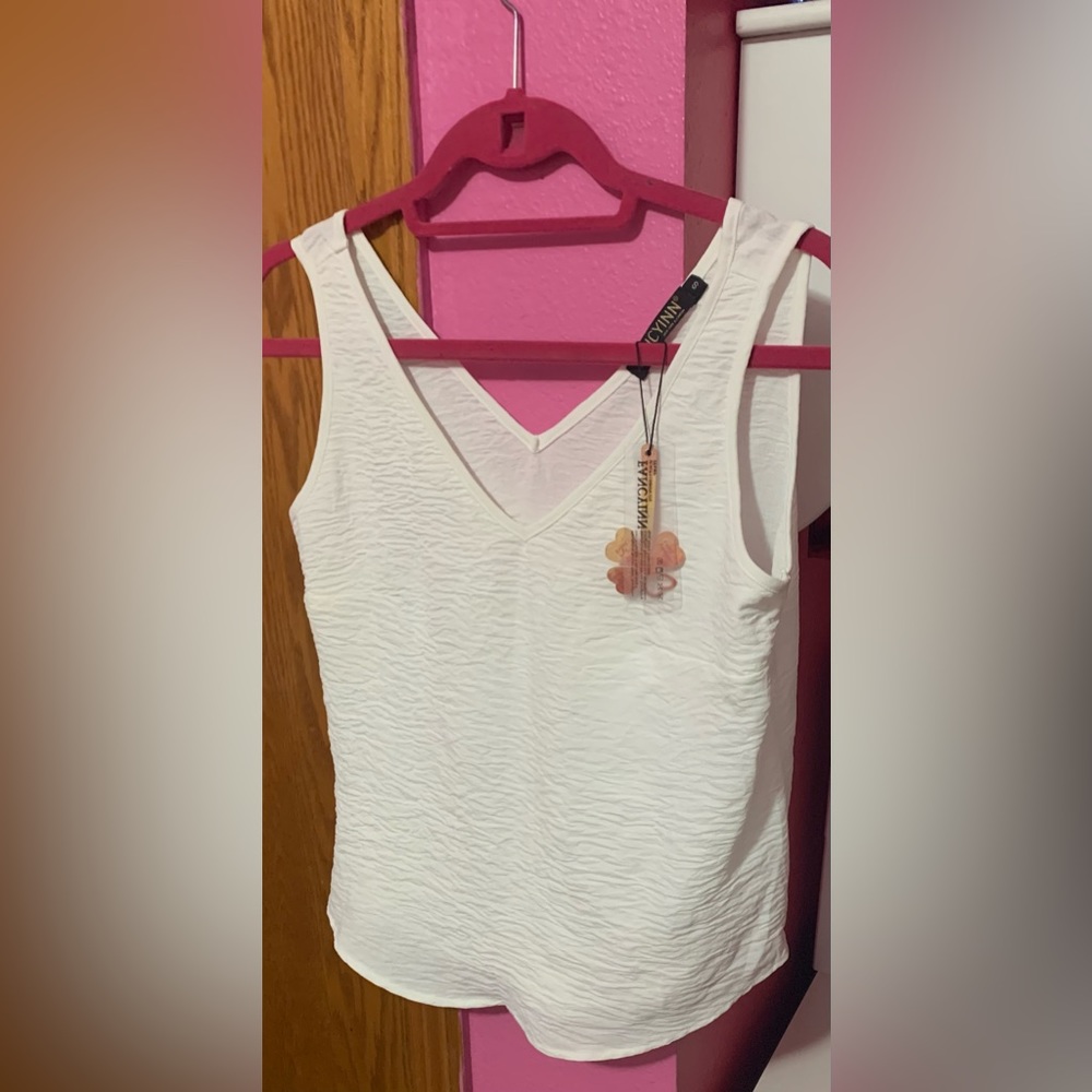 NWT. FANCYINN white textured tank. Size small.